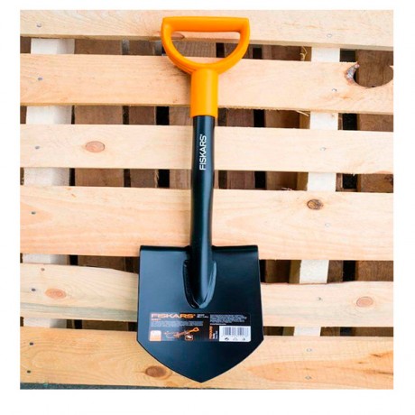 Лопата коротка Solid Fiskars